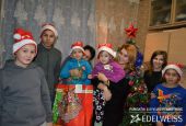 Campania „Casa plină de Crăciun” continuă să aducă zâmbete pe chipurile familiilor nevoiaşe