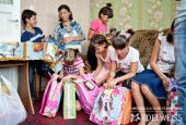 Школьные принадлежности для 10 детей семьи Виеру из села Грибова