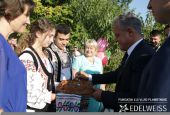 1 сентября Влад Плахотнюк был почетным гостем в школе села Грозешть