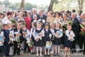 1 сентября Влад Плахотнюк был почетным гостем в школе села Грозешть