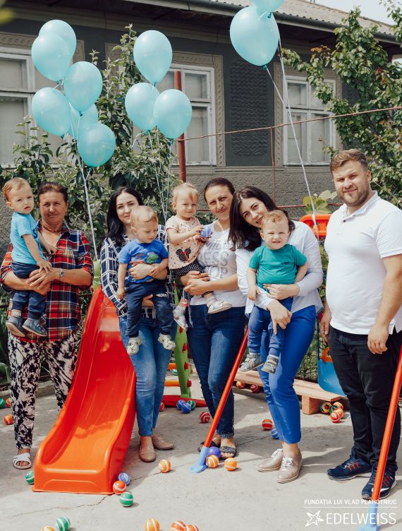 Great surprises from Edelweiss Foundation for the quadruplets from Ursu family in Glodeni